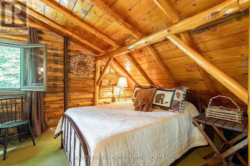 108 Shoreline Road, Tiny, ON - Indoor Photo Showing Bedroom