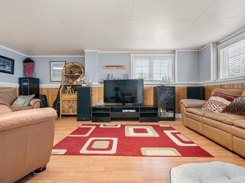 98 Ocean Front Drive, Gulf Shore, NS - Indoor Photo Showing Living Room