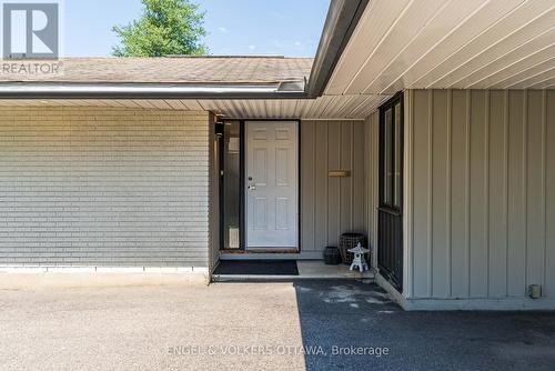2995 Cowan Crescent, Ottawa, ON - Outdoor With Exterior