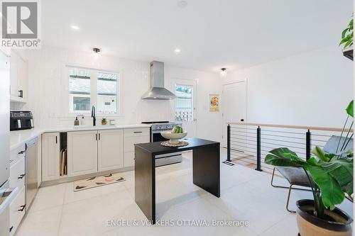 2995 Cowan Crescent, Ottawa, ON - Indoor Photo Showing Kitchen