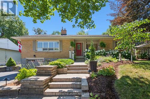 25 BENNETT AVENUE  Guelph (St. George's), ON N1E 2C6