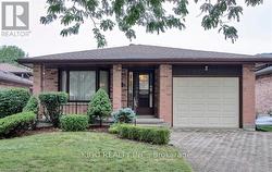 15 WYNDHAM CRESCENT London East, ON N5Y 5G2