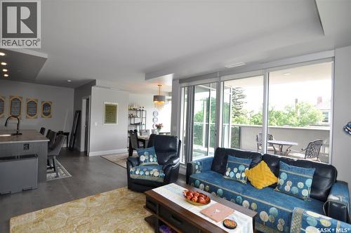 302 637 University Drive, Saskatoon, SK - Indoor Photo Showing Living Room