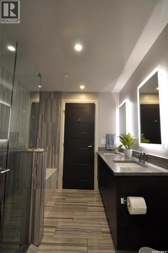 302 637 University Drive, Saskatoon, SK - Indoor