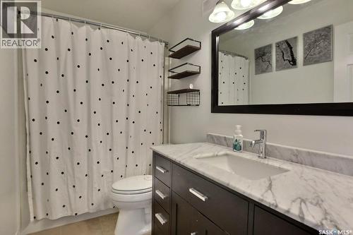 3544 Basswood Grove, Regina, SK - Indoor Photo Showing Bathroom