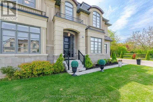 225 PRINCE GEORGE CRESCENT  Oakville, ON L6L 6P2