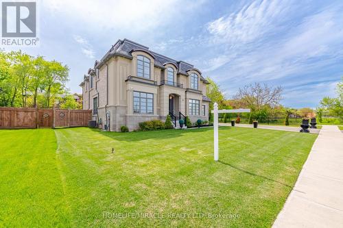 225 PRINCE GEORGE CRESCENT  Oakville, ON L6L 6P2