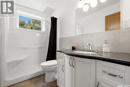 111 Bell Street, Regina, SK - Indoor Photo Showing Bathroom