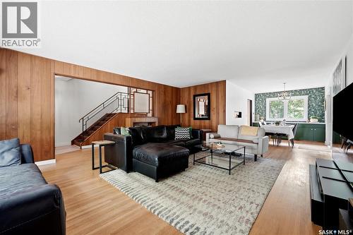111 Bell Street, Regina, SK - Indoor Photo Showing Living Room