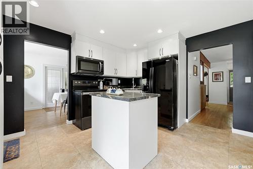 111 Bell Street, Regina, SK - Indoor Photo Showing Kitchen