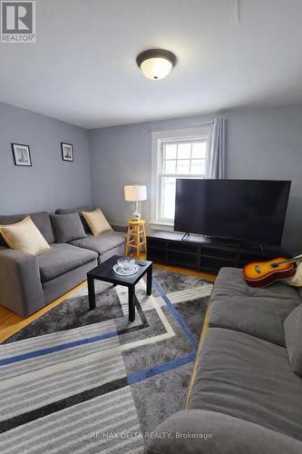 2 - 514 BAY STREET , Ottawa, Ontario K1R 6B3 4
