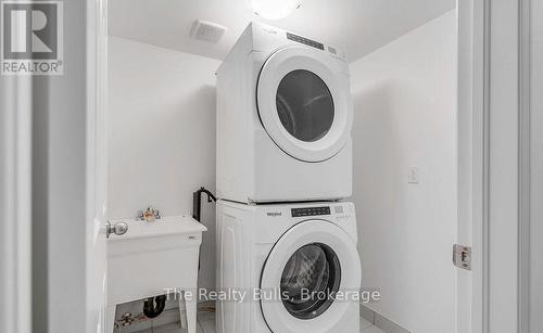 146 Giboulee Path, Oshawa, ON - Indoor Photo Showing Laundry Room