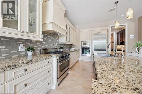 596 Regal Place, Waterloo, ON - Indoor Photo Showing Kitchen With Double Sink With Upgraded Kitchen