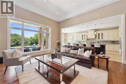 596 Regal Place, Waterloo, ON - Indoor Photo Showing Living Room