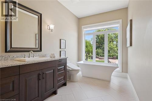596 Regal Place, Waterloo, ON - Indoor Photo Showing Bathroom