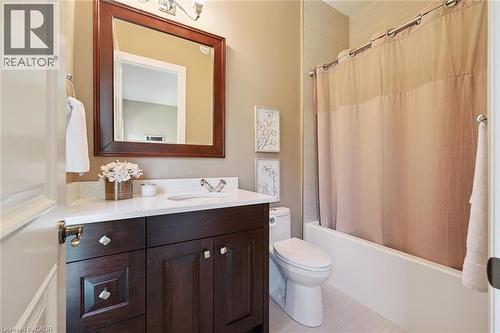 596 Regal Place, Waterloo, ON - Indoor Photo Showing Bathroom