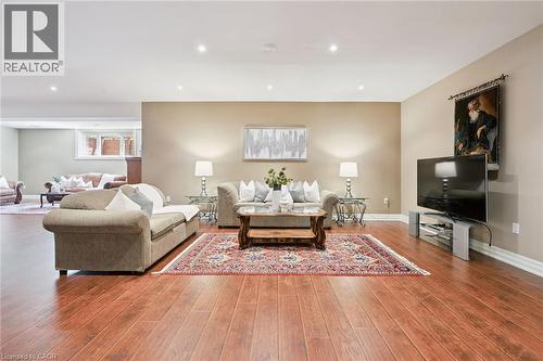 596 Regal Place, Waterloo, ON - Indoor Photo Showing Living Room