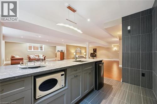 596 Regal Place, Waterloo, ON - Indoor Photo Showing Kitchen