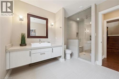 596 Regal Place, Waterloo, ON - Indoor Photo Showing Bathroom