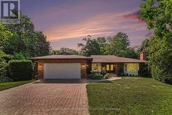 682 KAMA PLACE  Ottawa, ON K1J 8W2
