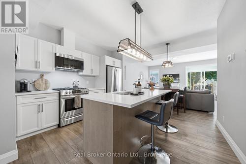 103 Stephenson Way, Minto, ON - Indoor Photo Showing Kitchen With Upgraded Kitchen