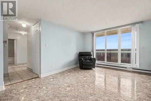 1417 - 2000 Jasmine Crescent, Ottawa, ON - Indoor