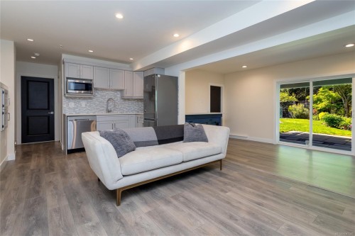 2044 Rivers Crossing, Highlands, BC 