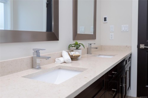 2044 Rivers Crossing, Highlands, BC 