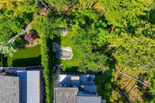 2044 Rivers Crossing, Highlands, BC 