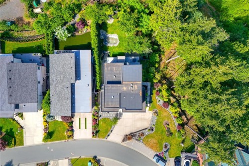 2044 Rivers Crossing, Highlands, BC 