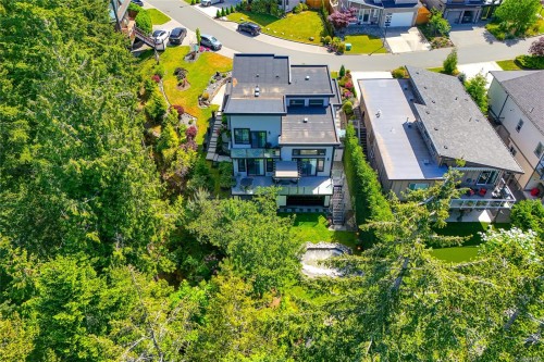 2044 Rivers Crossing, Highlands, BC 