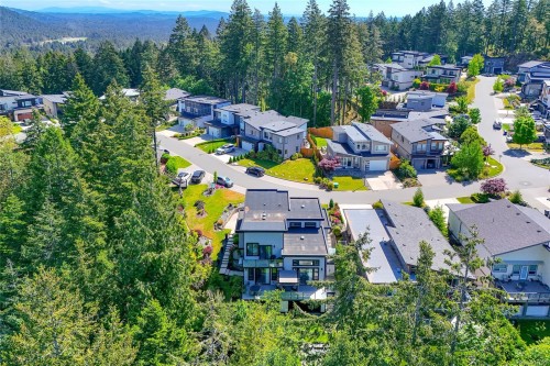 2044 Rivers Crossing, Highlands, BC 