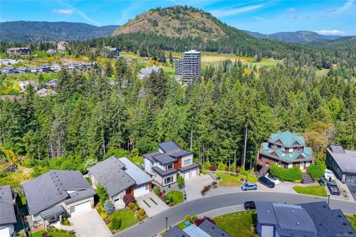 2044 Rivers Crossing, Highlands, BC 