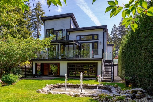 2044 Rivers Crossing, Highlands, BC 