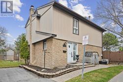 1825 HYDE MILL CRESCENT  Mississauga, ON L5N 0A7