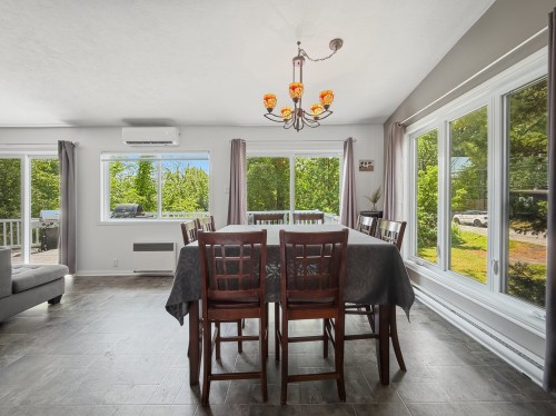 Coin-repas - 192 12E Avenue O., Venise-En-Québec, QC - Indoor Photo Showing Dining Room