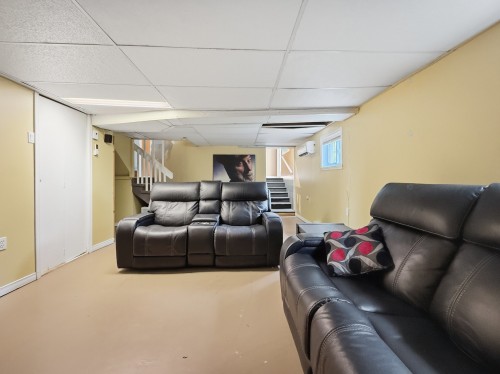 Salle familiale - 192 12E Avenue O., Venise-En-Québec, QC - Indoor Photo Showing Other Room