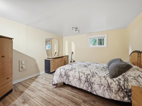 Chambre à coucher - 192 12E Avenue O., Venise-En-Québec, QC - Indoor Photo Showing Bedroom
