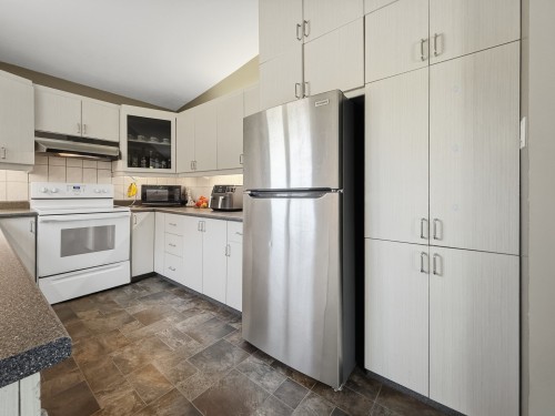 Cuisine - 192 12E Avenue O., Venise-En-Québec, QC - Indoor Photo Showing Kitchen