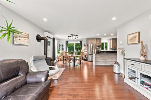 Salon - 1911 Rg Kempt, Saint-Alexandre, QC - Indoor Photo Showing Living Room