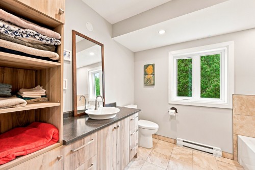 Salle de bains - 1911 Rg Kempt, Saint-Alexandre, QC - Indoor Photo Showing Bathroom