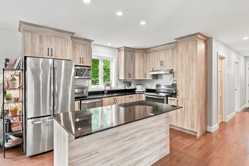 Cuisine - 1911 Rg Kempt, Saint-Alexandre, QC - Indoor Photo Showing Kitchen With Upgraded Kitchen