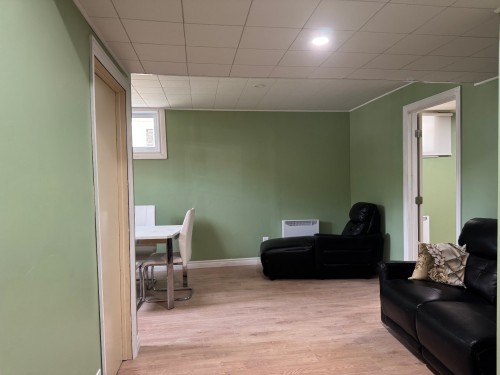 Salle familiale - 45 Av. Richelieu, Rouyn-Noranda, QC - Indoor