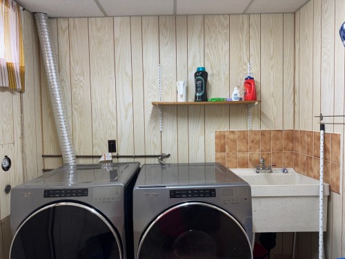 Salle de lavage - 45 Av. Richelieu, Rouyn-Noranda, QC - Indoor Photo Showing Laundry Room