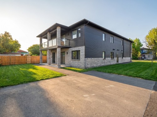 Front of Structure - 2-338 Rue St-Raphael, Salaberry-De-Valleyfield, QC - Outdoor