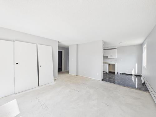 12222 111 Ave Nw, Edmonton, AB - Indoor Photo Showing Other Room