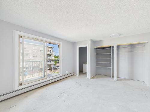12222 111 Ave Nw, Edmonton, AB - Indoor Photo Showing Other Room