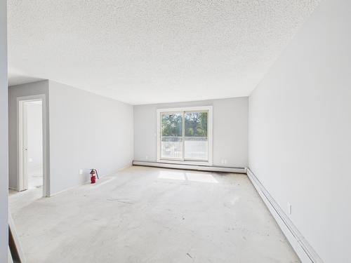 12222 111 Ave Nw, Edmonton, AB - Indoor Photo Showing Other Room