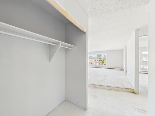 12222 111 Ave Nw, Edmonton, AB - Indoor Photo Showing Other Room