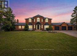 17 SLEEPY HOLLOW LANE Whitchurch-Stouffville, ON L4A 3G7
